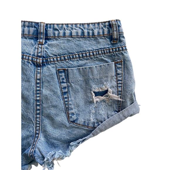 NIKKIBEACHHOUSE CUT OFF DENIM SHORTS SIZE MEDIUM - Picture 10 of 11
